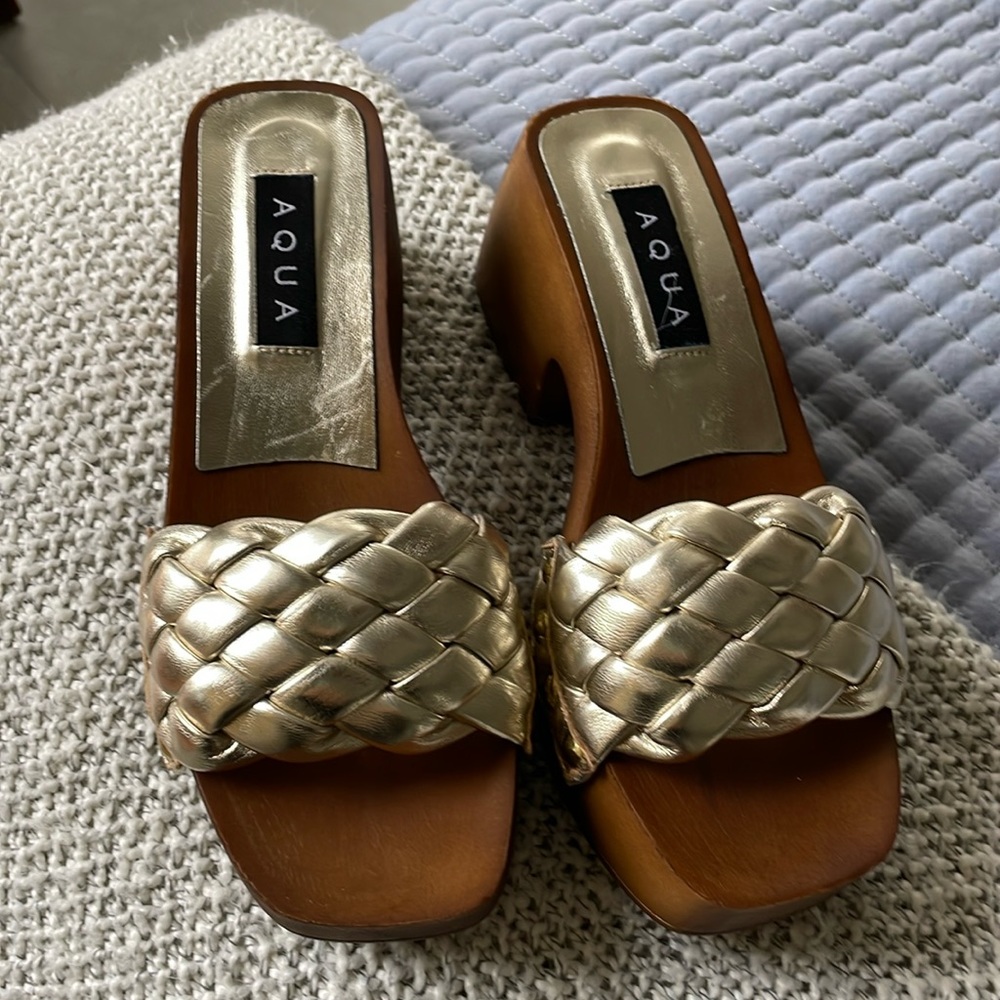 Aqua Womens Boho Gold Woven Faux Leather Clogs Platform Sandals Shoes NWT